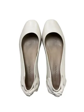 Beige Shoes Flats Bernardo, Size 7.5 Beige Shoes Flats Bernardo, Size 7.5