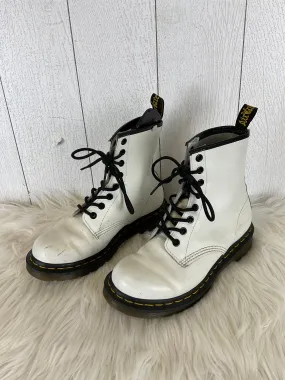 Boots Ankle Flats By Dr Martens In White, Size: 6.5 Boots Ankle Flats By Dr Martens In White, Size: 6.5