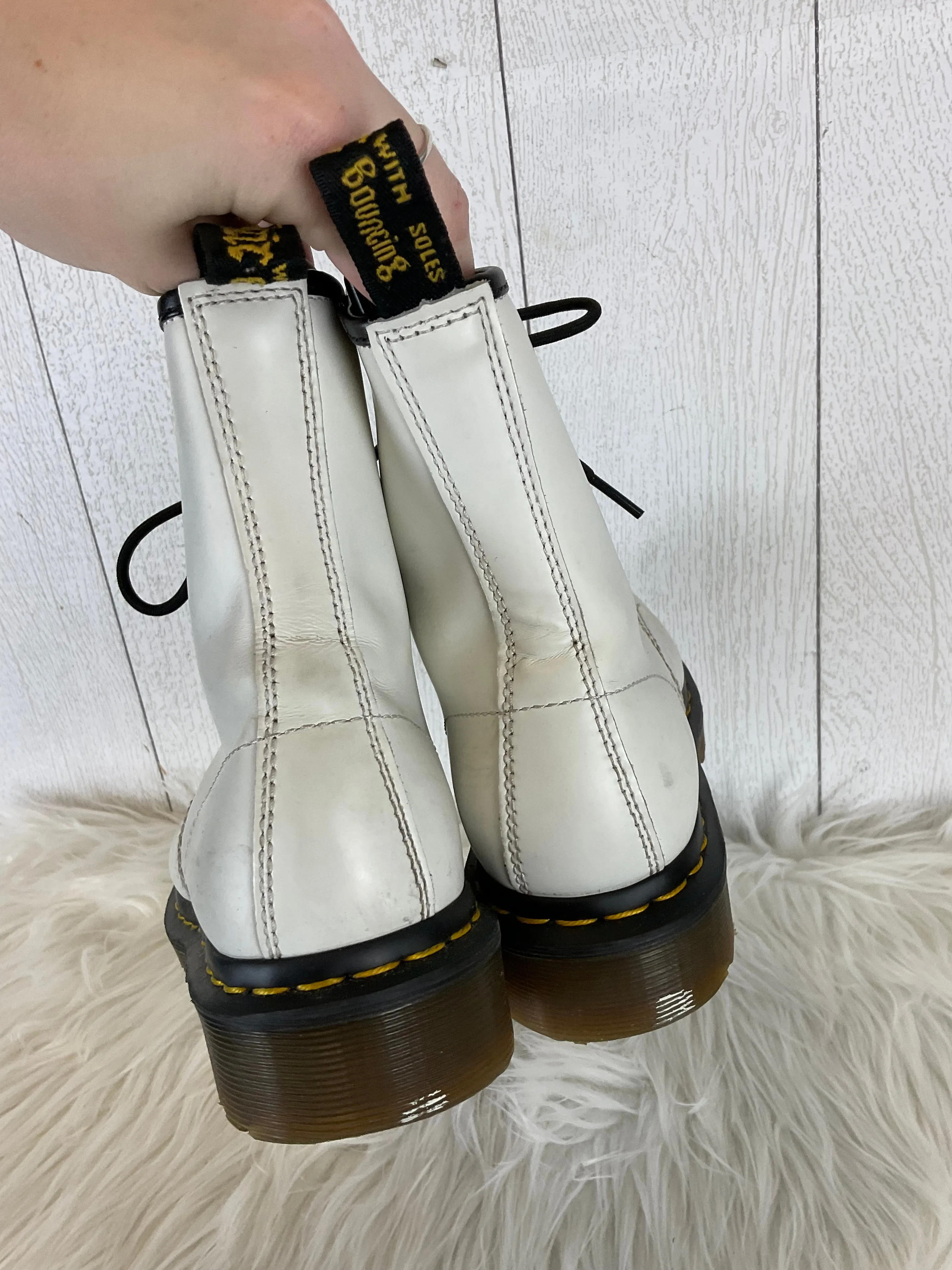 Boots Ankle Flats By Dr Martens In White, Size: 6.5