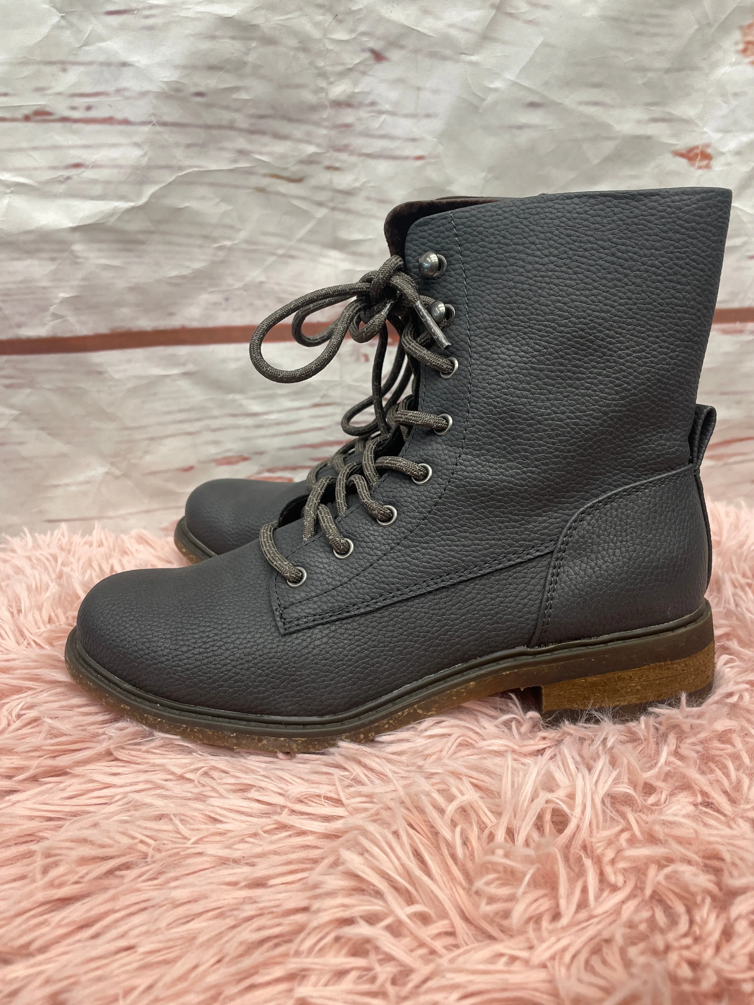 Boots Mid-calf Flats By Boc  Size: 7