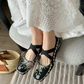 Embroidery Ballet Flats with Cross-Strap Square Toe in Black/Beige Embroidery Ballet Flats with Cross-Strap Square Toe in Black/Beige