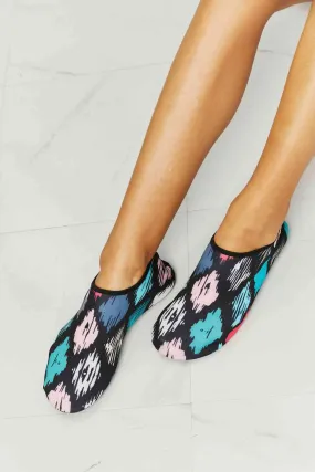 MMshoes On The Shore Water Shoes in Multi MMshoes On The Shore Water Shoes in Multi