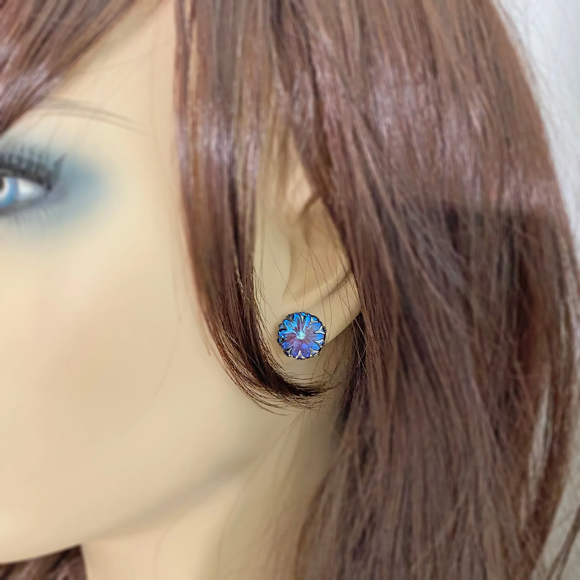 Peak Gothic Crown Post Earrings • 12mm