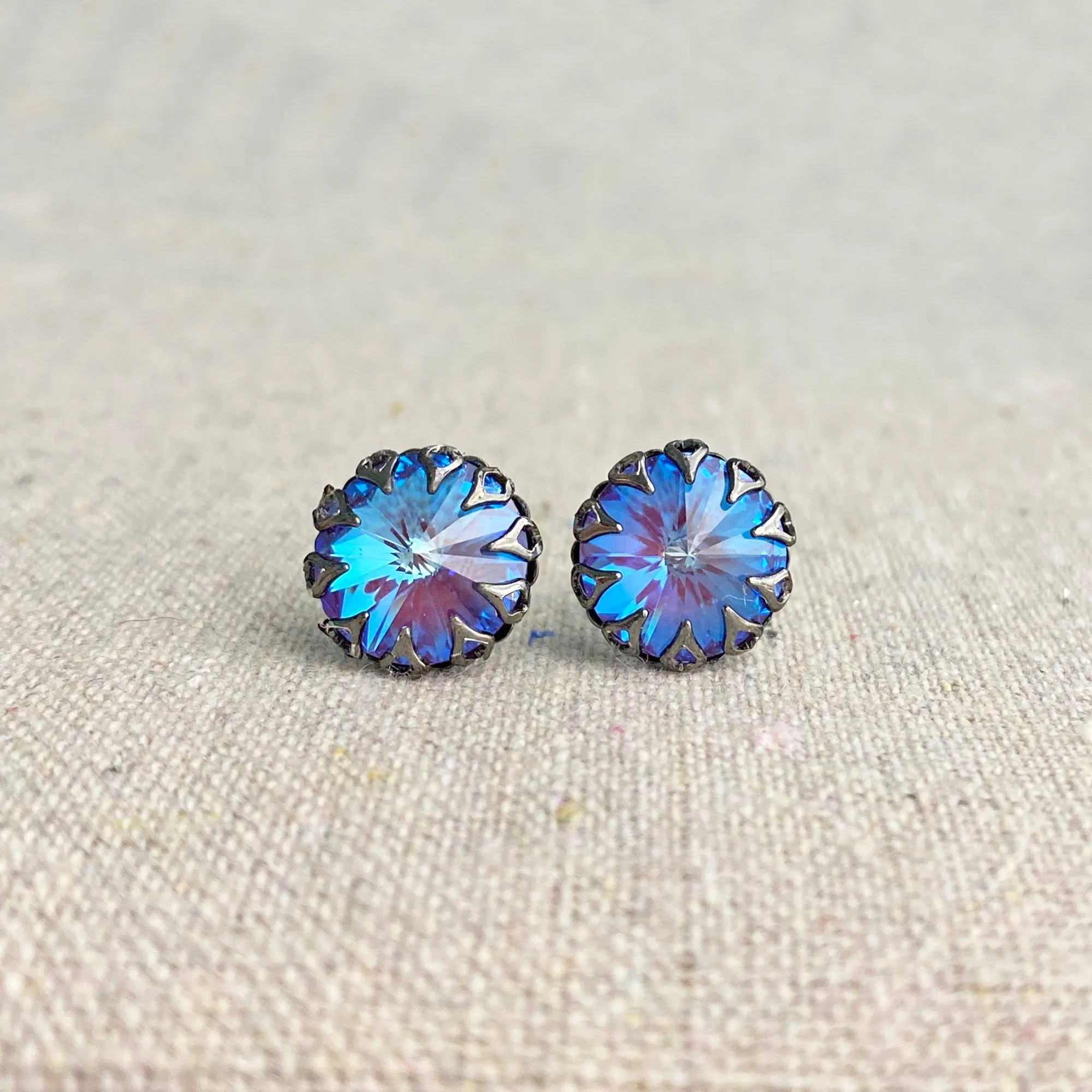 Peak Gothic Crown Post Earrings • 12mm